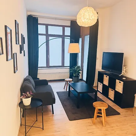 Les Deux Cours Апартаменты *