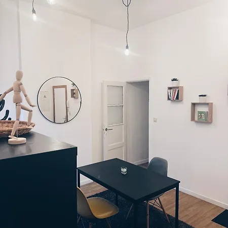 Les Deux Cours Намюр